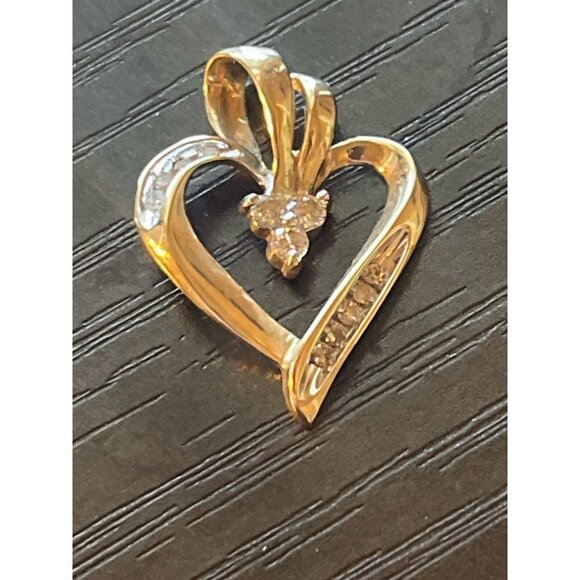CI 10K YELLOW GOLD & CHANNEL SET DIAMOND HEART PENDANT 13 diamonds - Picture 1 of 16